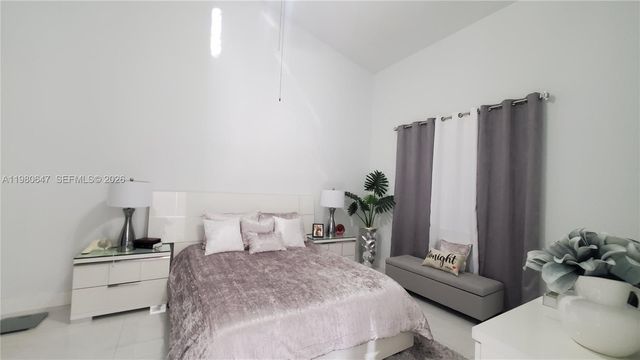 1225 NE 32nd Ave, Homestead, FL 33033