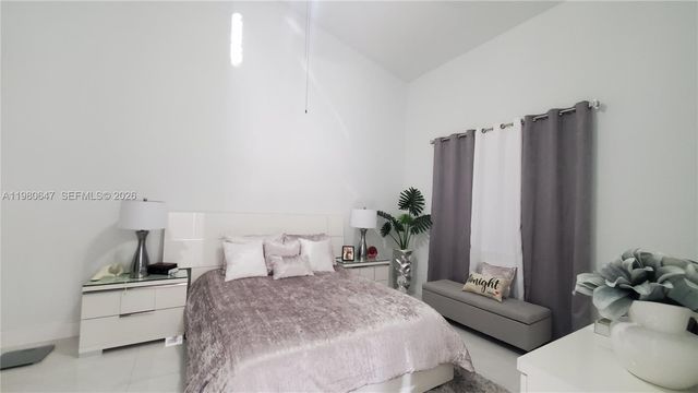 1225 NE 32nd Ave, Homestead, FL 33033