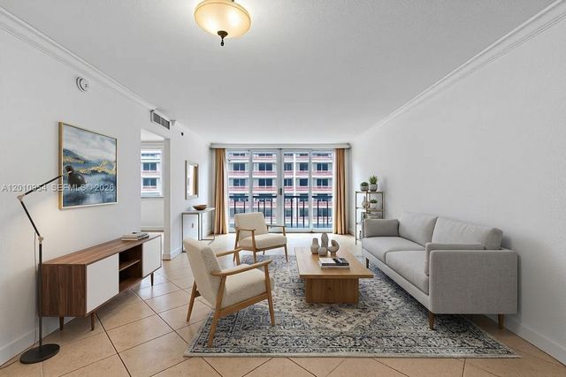 401 69th St 605, Miami Beach, FL 33141