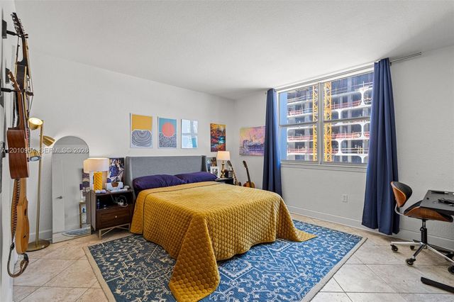 401 69th St 605, Miami Beach, FL 33141