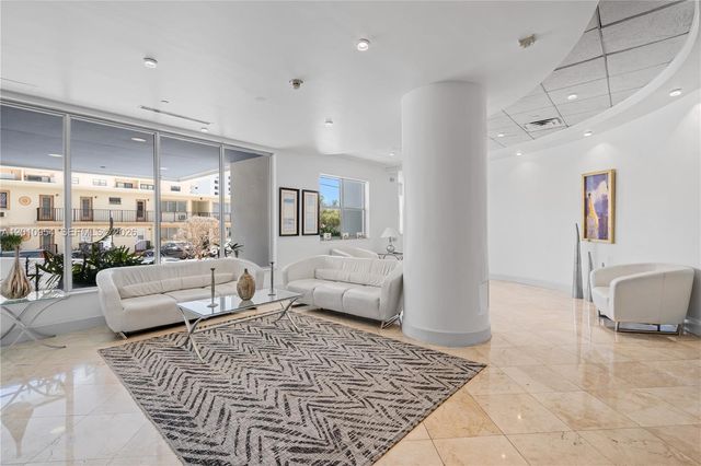 401 69th St 605, Miami Beach, FL 33141