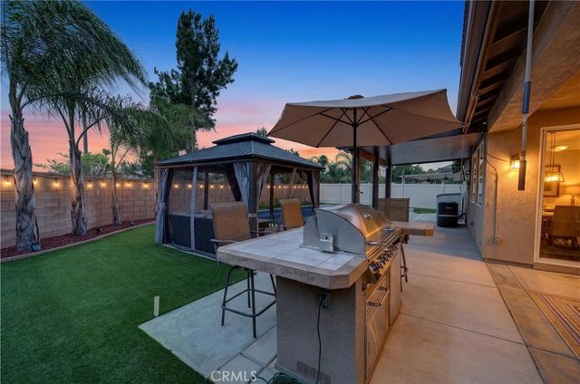 35853 35853 Sea Smoke Street, Winchester, CA 92596