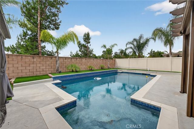 35853 35853 Sea Smoke Street, Winchester, CA 92596