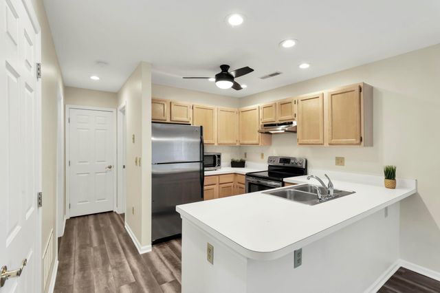 860 Village Drive, Delaware, OH 43015