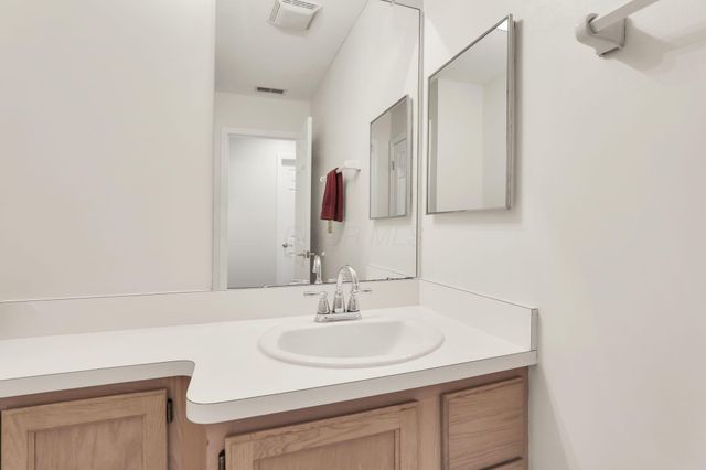 860 Village Drive, Delaware, OH 43015