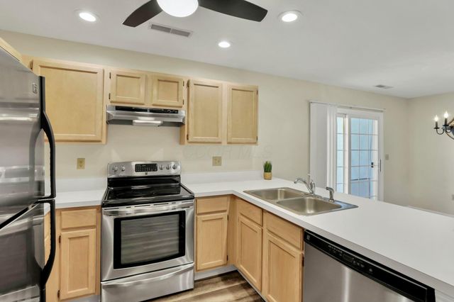 860 Village Drive, Delaware, OH 43015