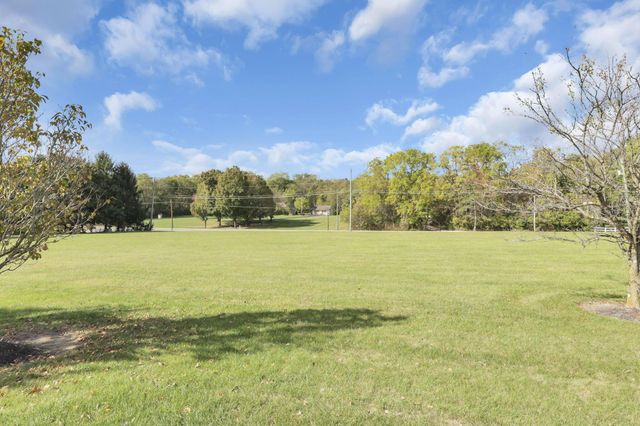 860 Village Drive, Delaware, OH 43015