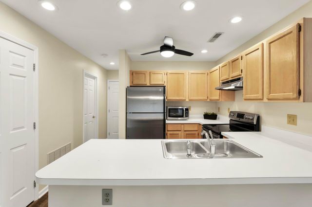 860 Village Drive, Delaware, OH 43015