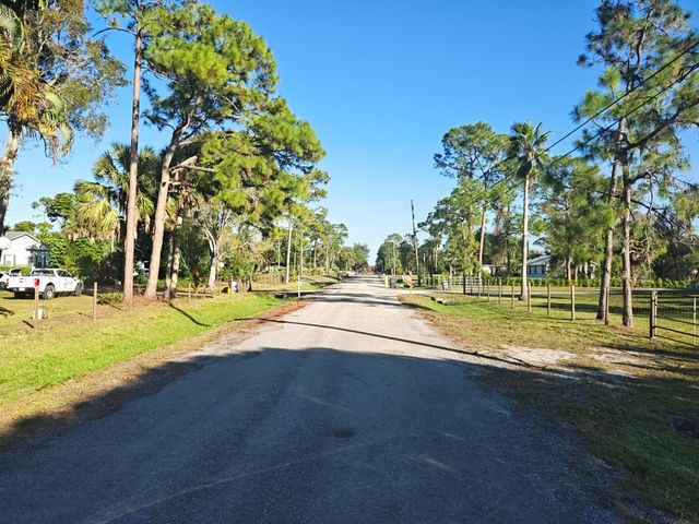 13747 42nd Road N, Royal Palm Beach, FL 33411