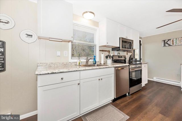 4706 WARNER DR, Manchester, MD 21102