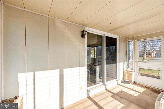 4706 WARNER DR, Manchester, MD 21102