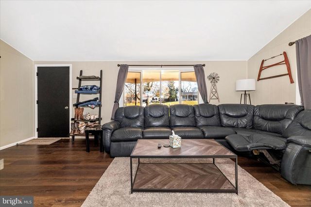 4706 WARNER DR, Manchester, MD 21102