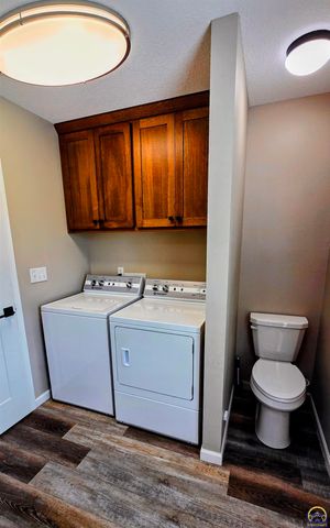 3650 NE Applewood DR, Topeka, KS 66617