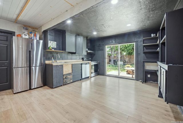 7115 CYPRESS GROVE DR, San Antonio, TX 78227