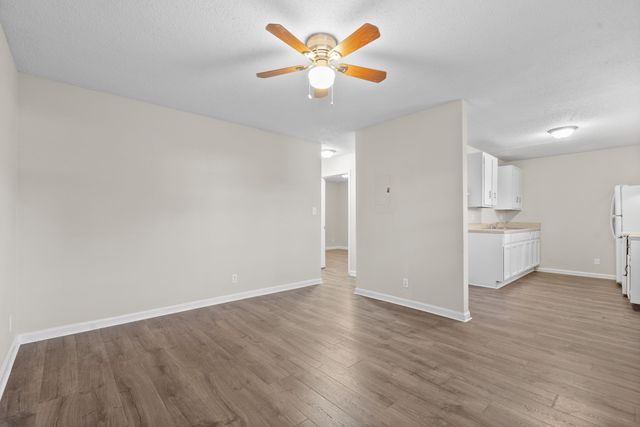 304 Chapel St Apt B, Clarksville, TN 37042