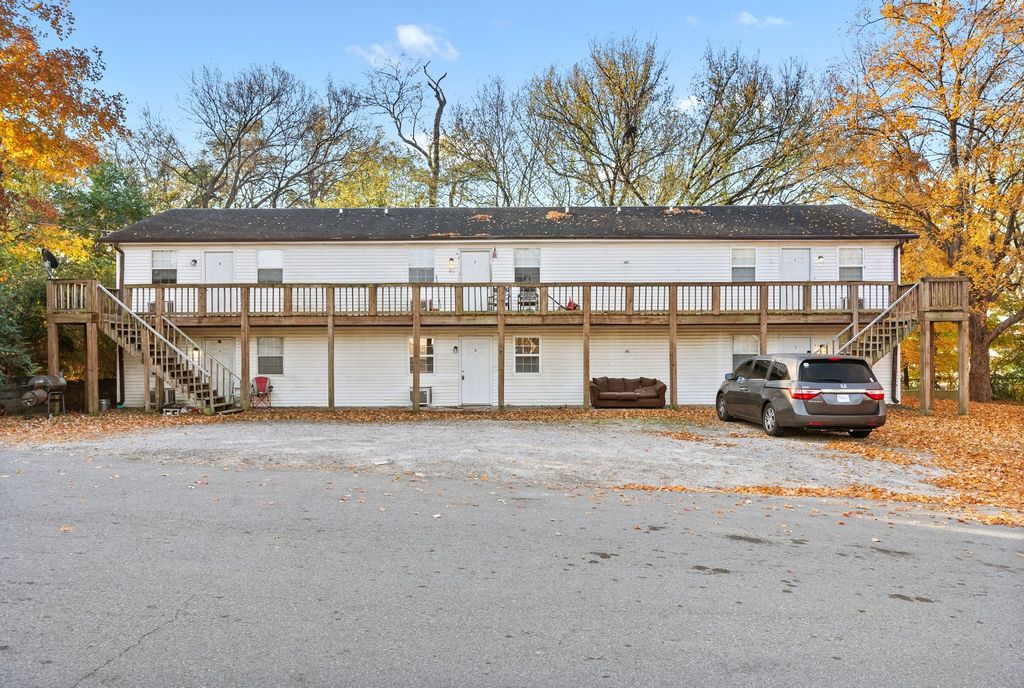 304 Chapel St Apt B, Clarksville, TN 37042