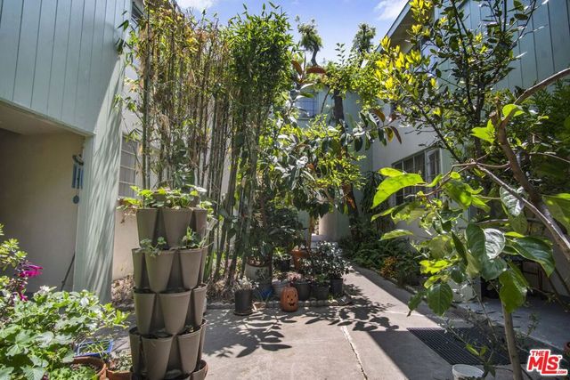 10594 National Boulevard, Los Angeles, CA 90034