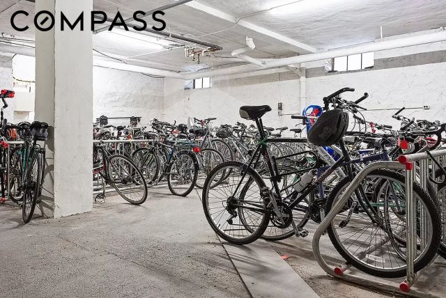 60 Cooper St Apt 5H, New York City, NY 10034