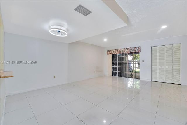 5433 NW 169th St, Miami Gardens, FL 33055