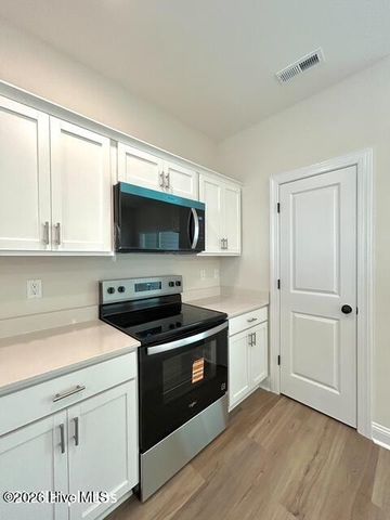 727 Cross Bridge Way, Sneads Ferry, NC 28460