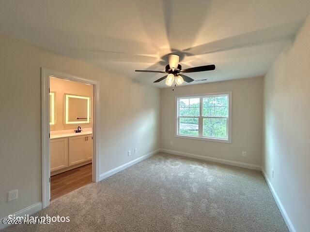 727 Cross Bridge Way, Sneads Ferry, NC 28460