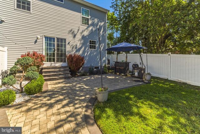 28 SMITH LN, Runnemede, NJ 08078