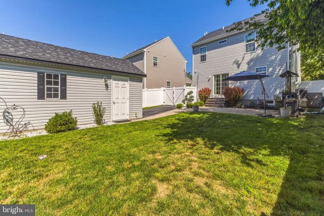 28 SMITH LN, Runnemede, NJ 08078