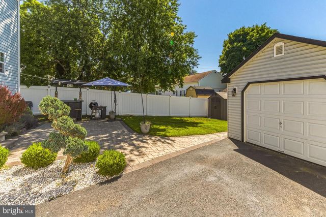 28 SMITH LN, Runnemede, NJ 08078
