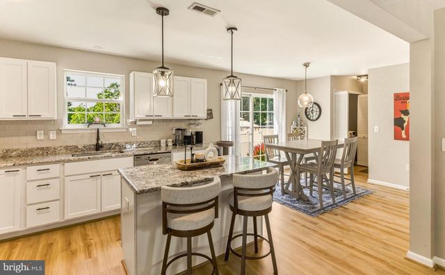 28 SMITH LN, Runnemede, NJ 08078