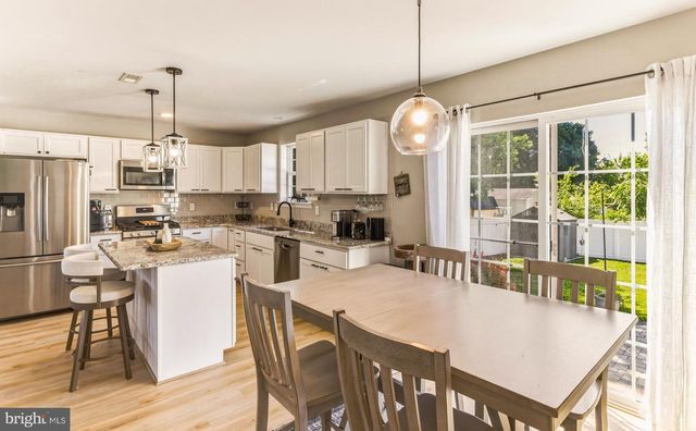 28 SMITH LN, Runnemede, NJ 08078