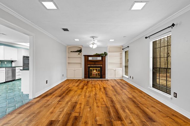 2465 Sam Page, Longview, TX 75605