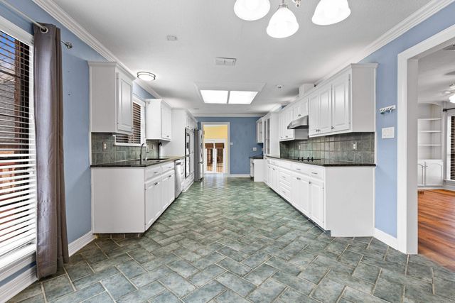 2465 Sam Page, Longview, TX 75605