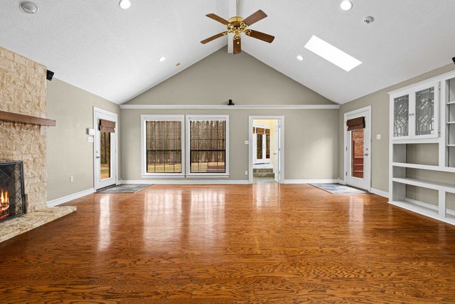 2465 Sam Page, Longview, TX 75605