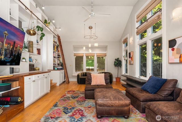 1012 2nd Avenue W, Seattle, WA 98119