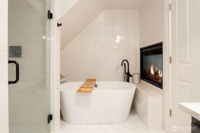 1012 2nd Avenue W, Seattle, WA 98119