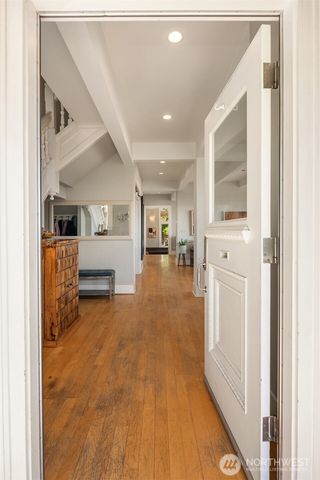 1012 2nd Avenue W, Seattle, WA 98119