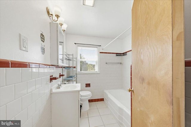 448 THOMSON AVE, Paulsboro, NJ 08066
