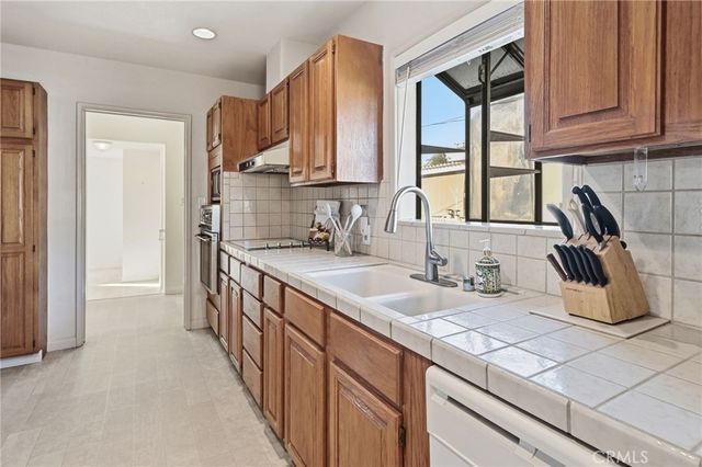 421 Sycamore Avenue, Brea, CA 92821