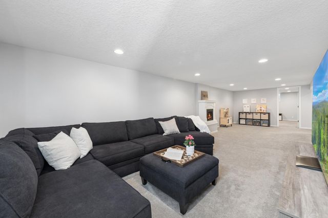 3206 W 88th Street, Bloomington, MN 55431