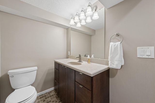 3206 W 88th Street, Bloomington, MN 55431