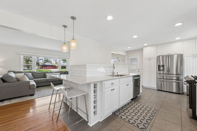 3206 W 88th Street, Bloomington, MN 55431