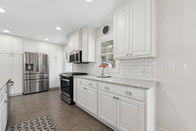 3206 W 88th Street, Bloomington, MN 55431