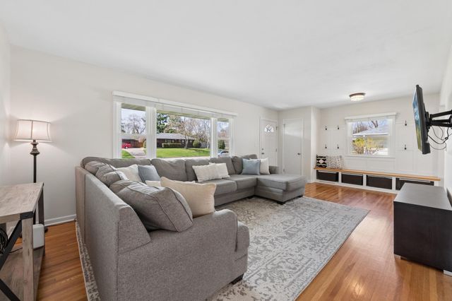 3206 W 88th Street, Bloomington, MN 55431