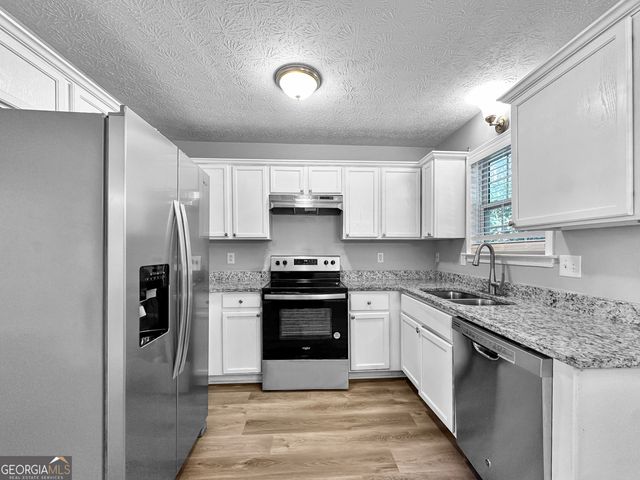 130 Hibiscus Trail, Fayetteville, GA 30215