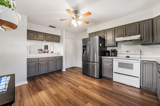 5923 NEWBERRY COURT, Zephyrhills, FL 33542