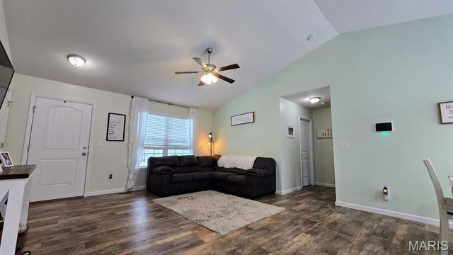 77 Colton Jesse Drive, Winfield, MO 63389