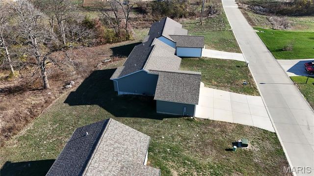 77 Colton Jesse Drive, Winfield, MO 63389