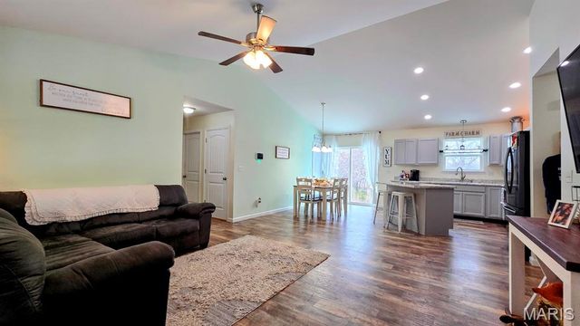 77 Colton Jesse Drive, Winfield, MO 63389