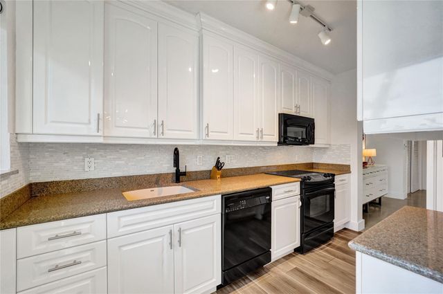 425 BAYSHORE Drive 41, Fort Lauderdale, FL 33304