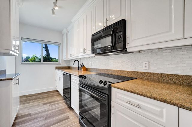 425 BAYSHORE Drive 41, Fort Lauderdale, FL 33304